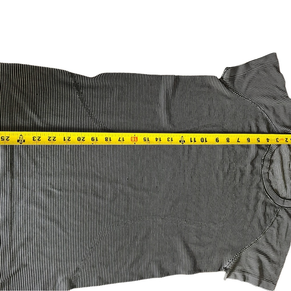 Lululemon bundle black & white stripe shirt (8) gray tank (6). - Picture 2 of 13
